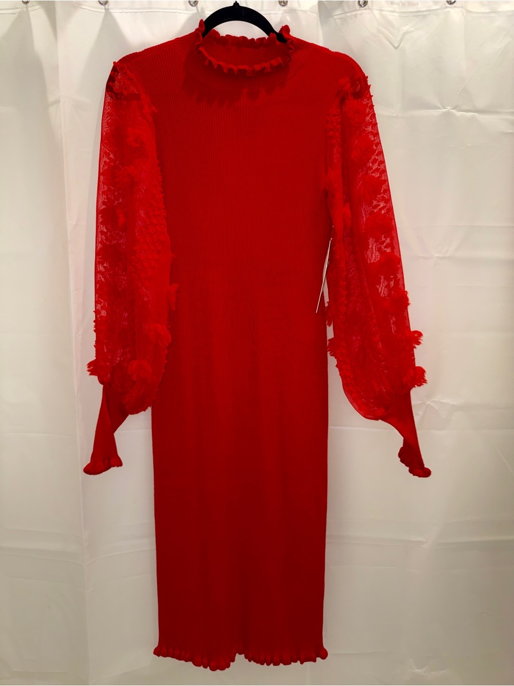 Almost Famous Red Long-Sleeve Lace Sleeve Midi Dress